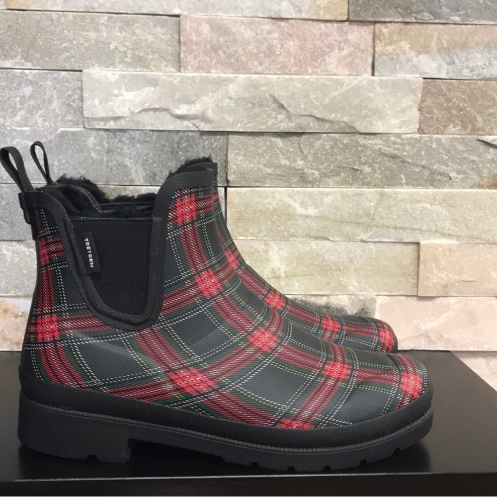 Tretorn Chelsea Rain Boots in Black & Red Plaid size 8 Warm Winter Fur Lined